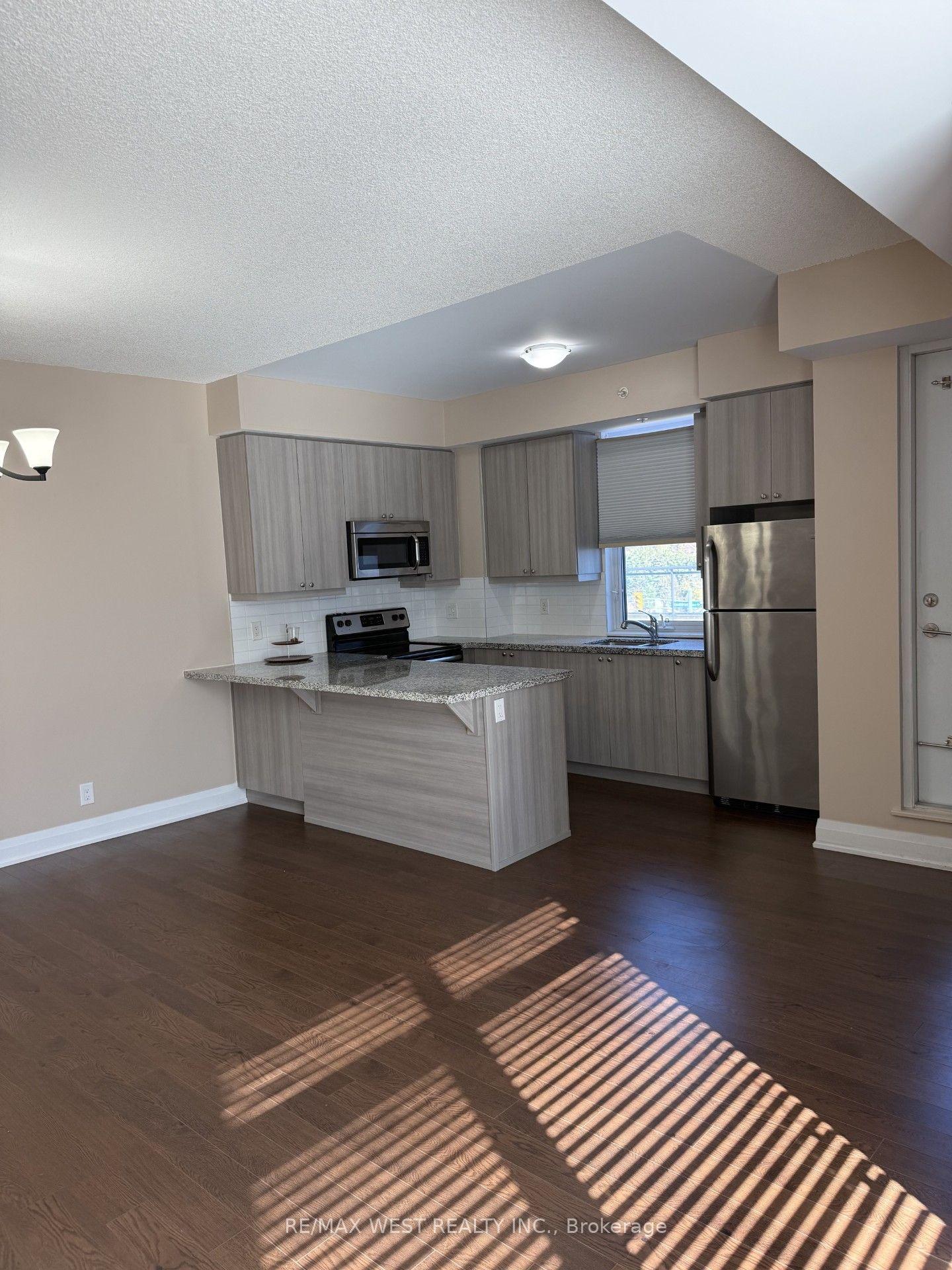 Photo 5 of Unit 217, 12 Woodstream Boulevard, Vaughan, Vaughan Grove — HOMEH
