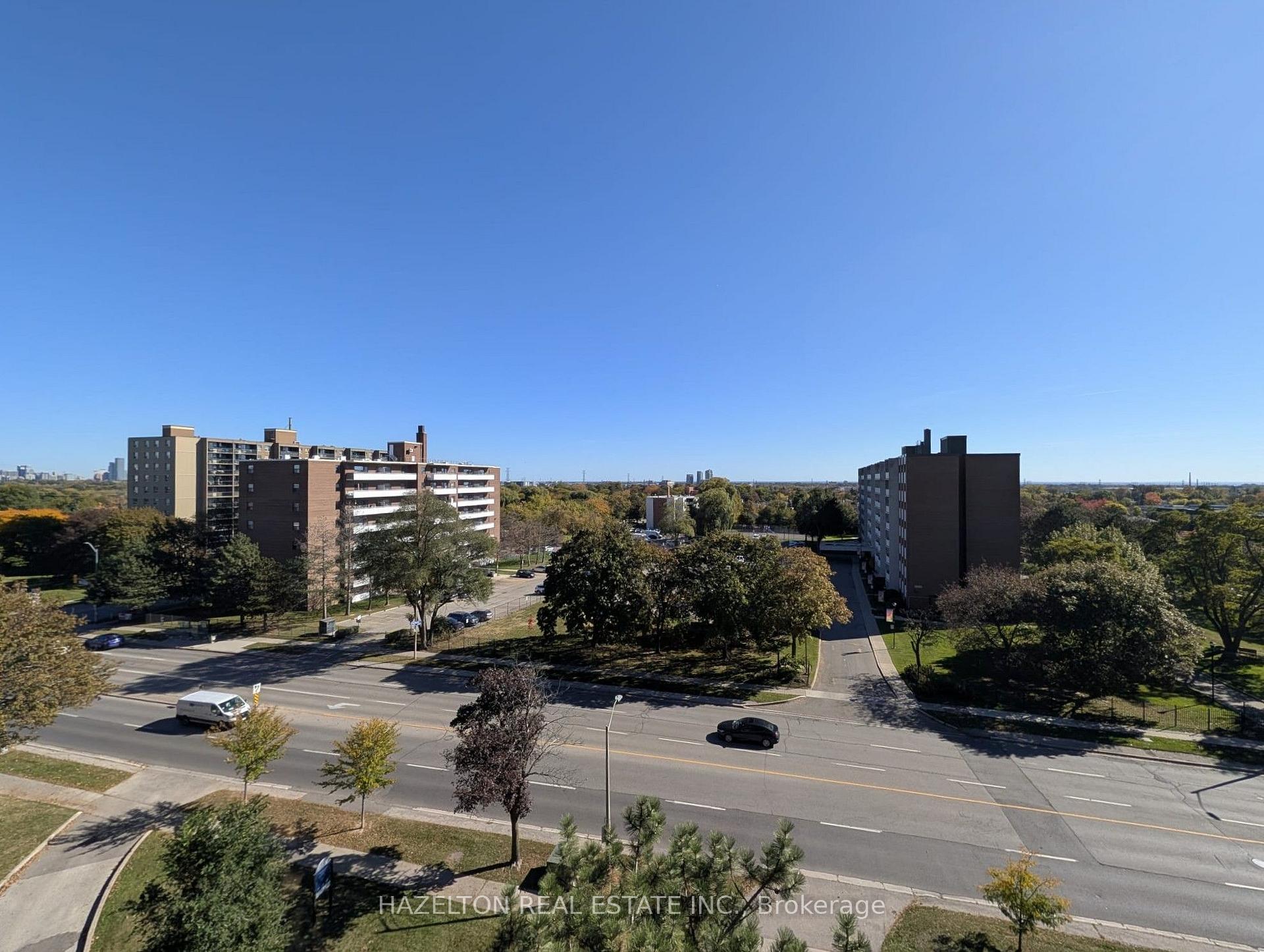 Photo 31 of Unit 704, 1665 Bloor Street E, Mississauga, Applewood — HOMEH