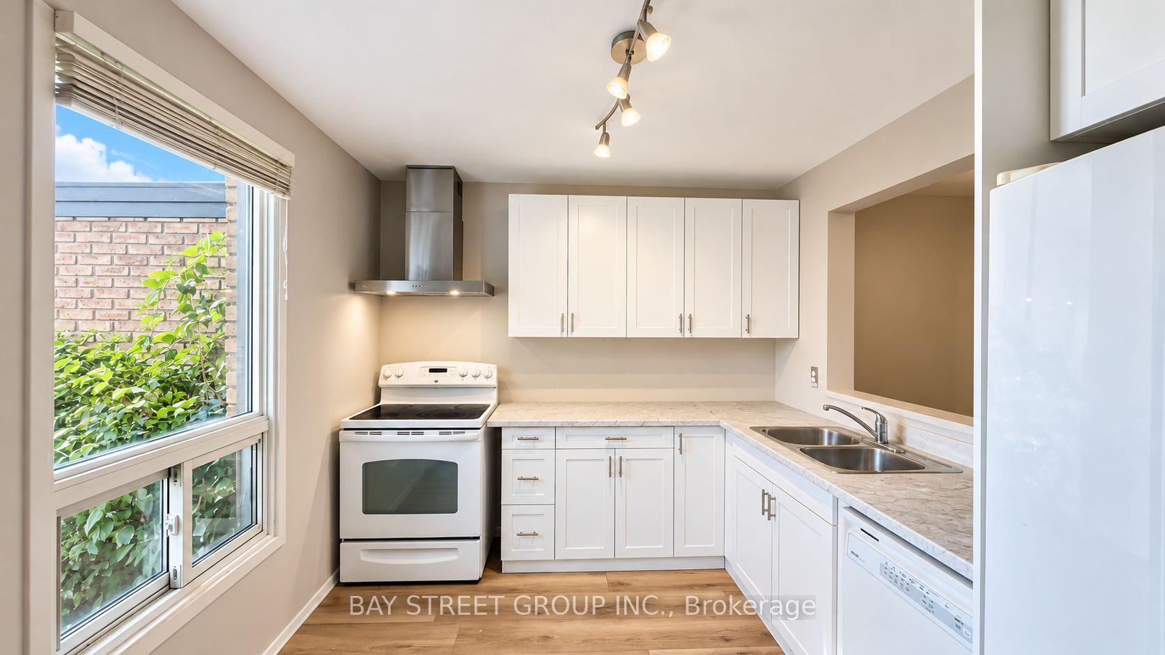 Photo 3 of Unit 43, 302 Vine Street, St. Catharines, Carlton/Bunting — HOMEH