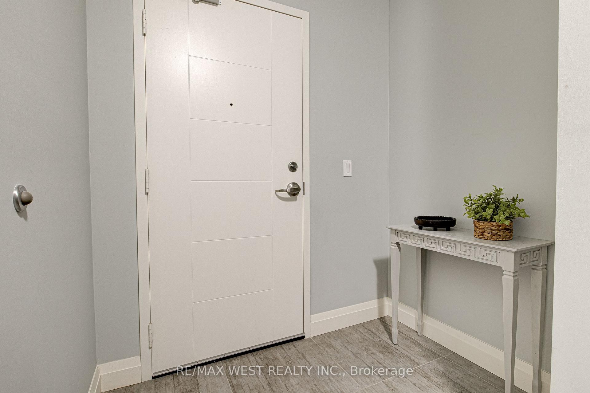Photo 3 of Unit 215, 318 Spruce Street, Waterloo, Downtown Waterloo — HOMEH