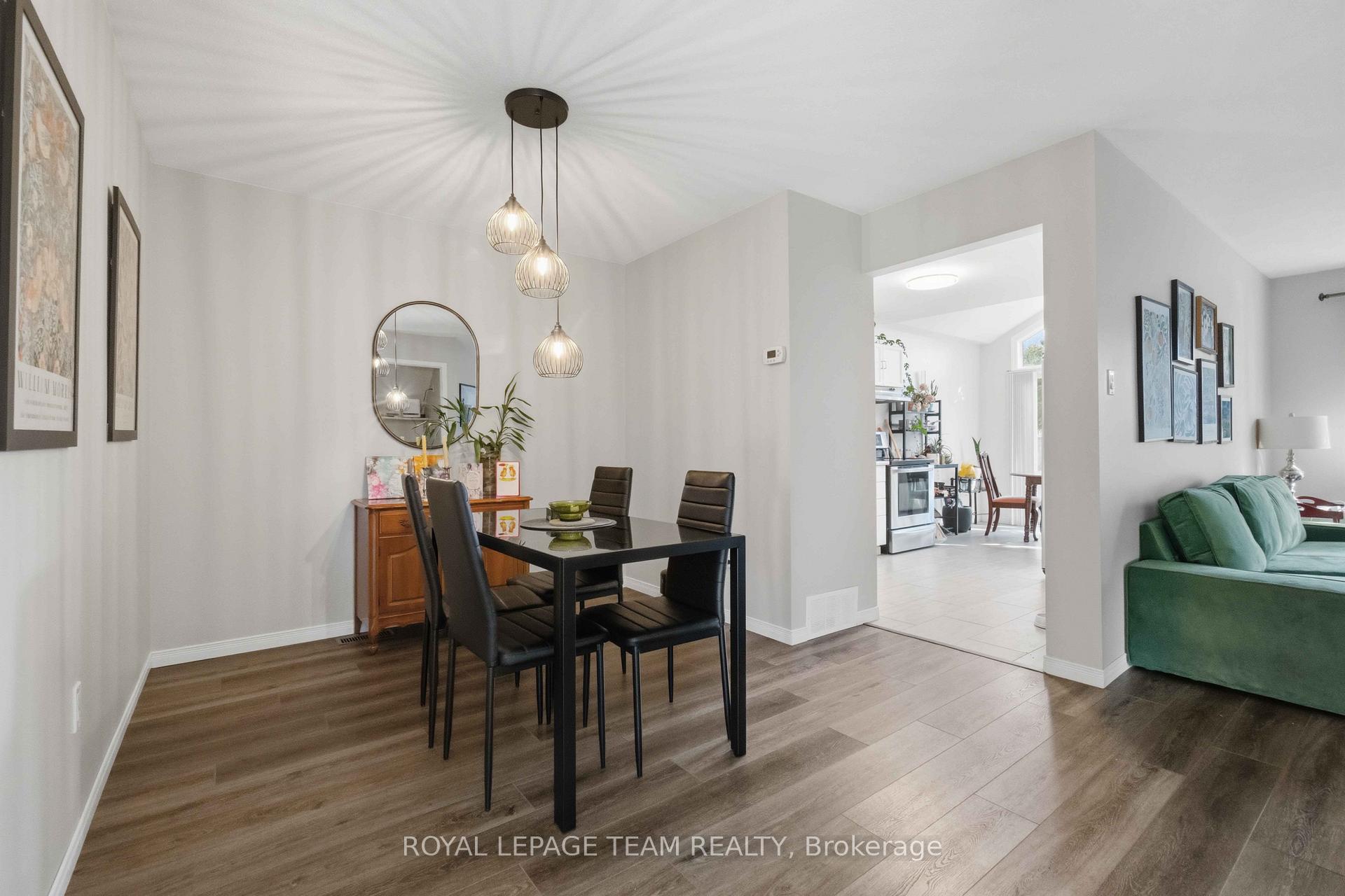 Photo 4 of 62 Springwater Drive, Ottawa, Kanata - Bridlewood — HOMEH