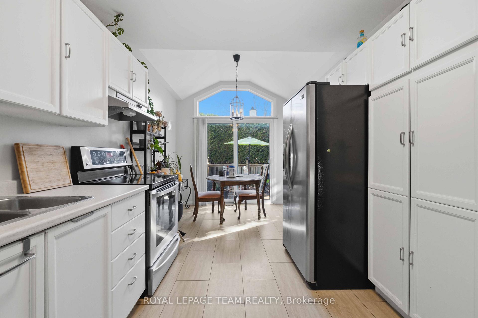 Photo 8 of 62 Springwater Drive, Ottawa, Kanata - Bridlewood — HOMEH