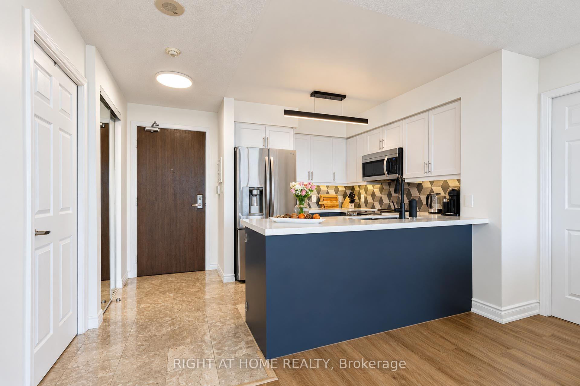 Photo 9 of Unit 2022, 35 Hollywood Avenue, North York, Willowdale East — HOMEH