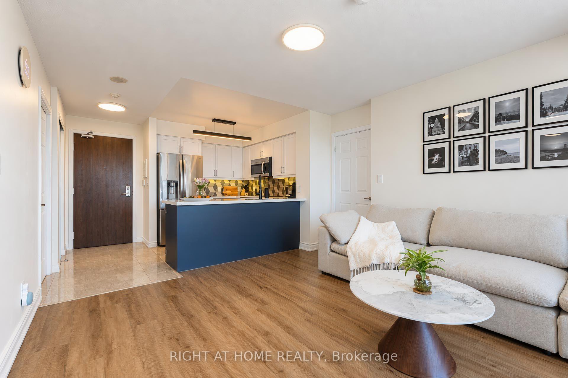 Photo 12 of Unit 2022, 35 Hollywood Avenue, North York, Willowdale East — HOMEH
