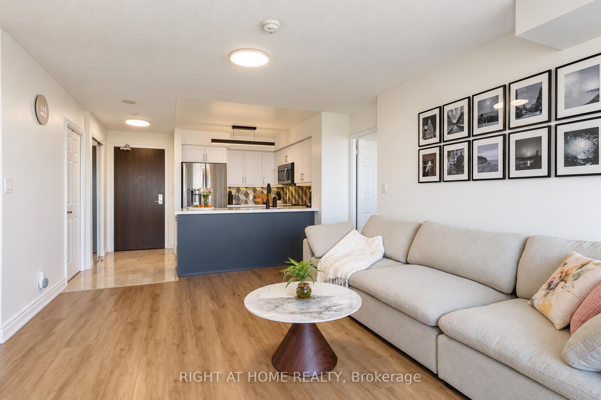 Photo 13 of Unit 2022, 35 Hollywood Avenue, North York, Willowdale East — HOMEH