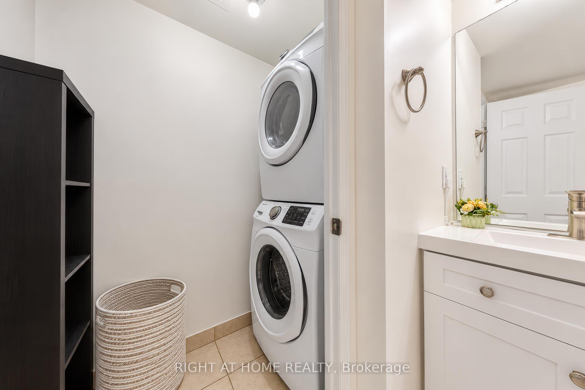 Photo 35 of Unit 2022, 35 Hollywood Avenue, North York, Willowdale East — HOMEH