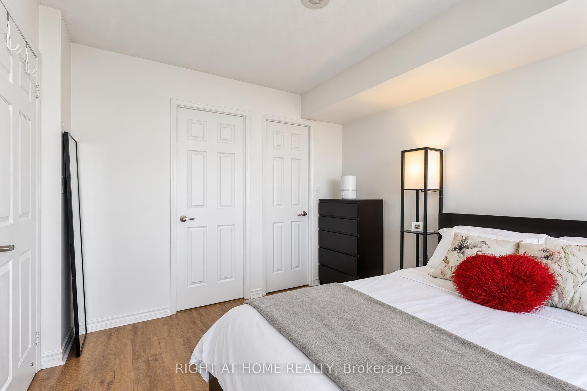Photo 24 of Unit 2022, 35 Hollywood Avenue, North York, Willowdale East — HOMEH