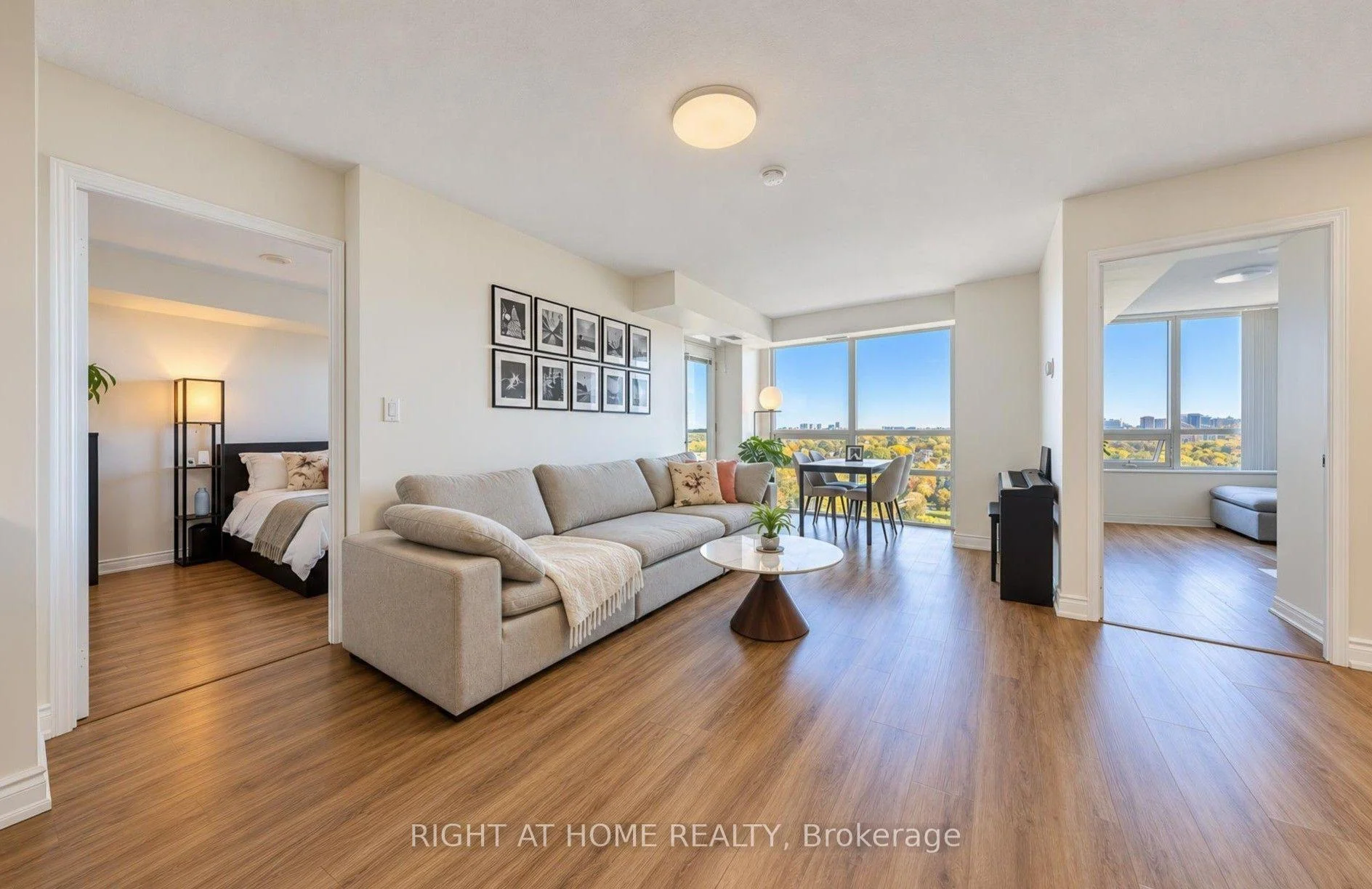Photo 3 of Unit 2022, 35 Hollywood Avenue, North York, Willowdale East — HOMEH