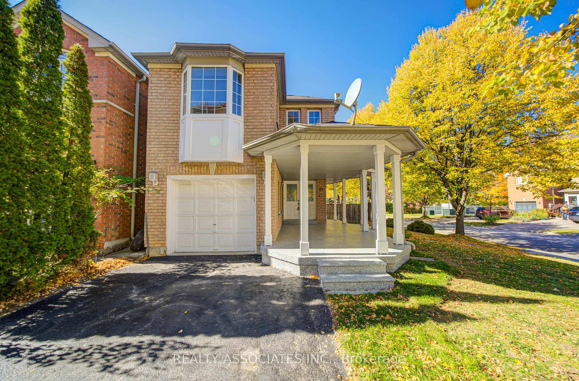 Photo 1 of 71 Highhill Drive, Scarborough, Tam O'Shanter-Sullivan — HOMEH