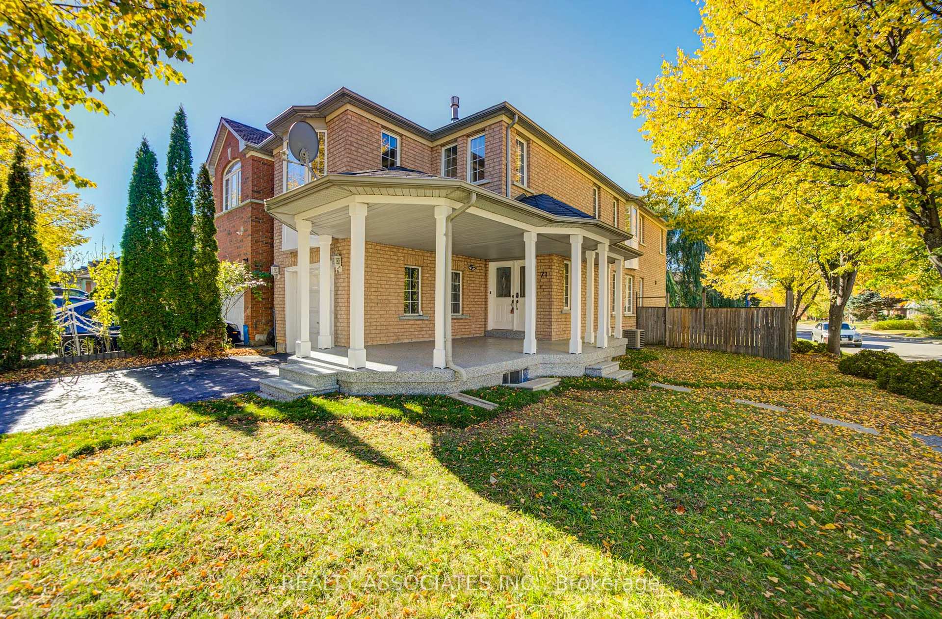 Photo 2 of 71 Highhill Drive, Scarborough, Tam O'Shanter-Sullivan — HOMEH