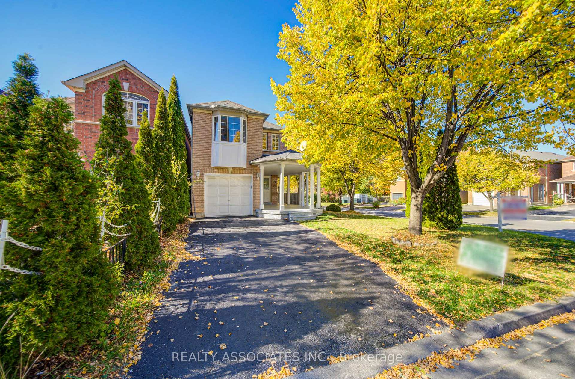 Photo 4 of 71 Highhill Drive, Scarborough, Tam O'Shanter-Sullivan — HOMEH