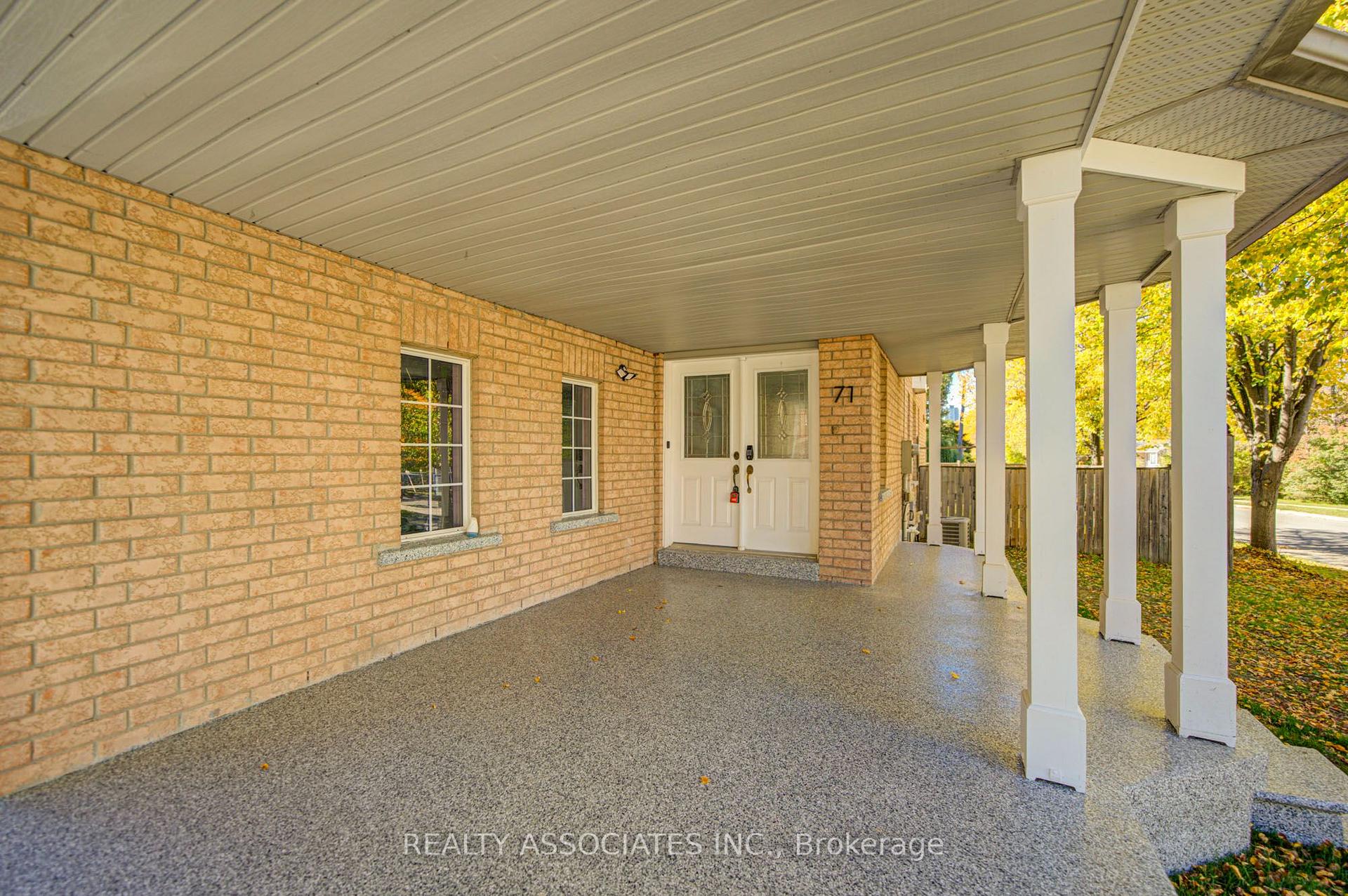 Photo 5 of 71 Highhill Drive, Scarborough, Tam O'Shanter-Sullivan — HOMEH