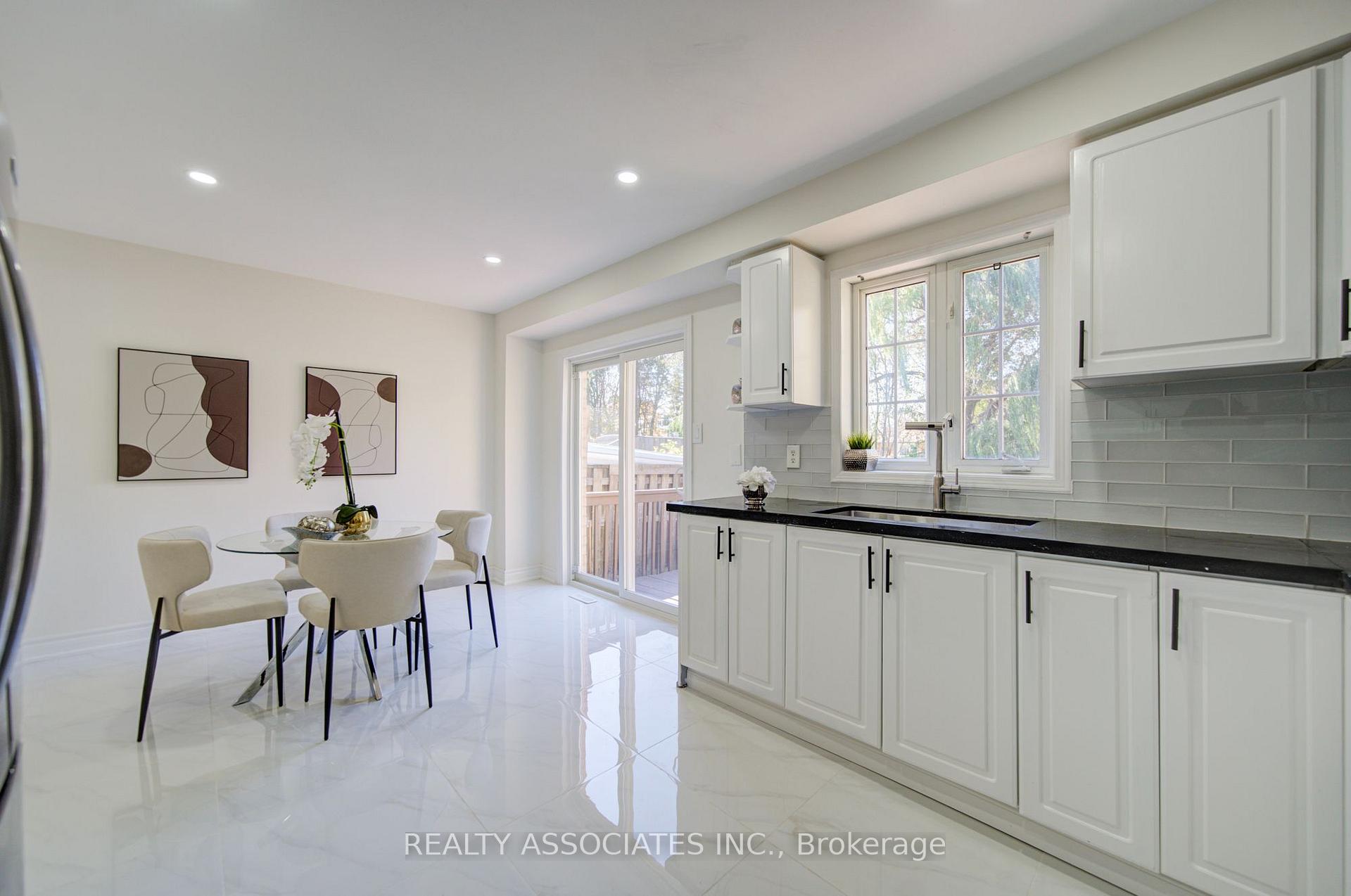 Photo 16 of 71 Highhill Drive, Scarborough, Tam O'Shanter-Sullivan — HOMEH