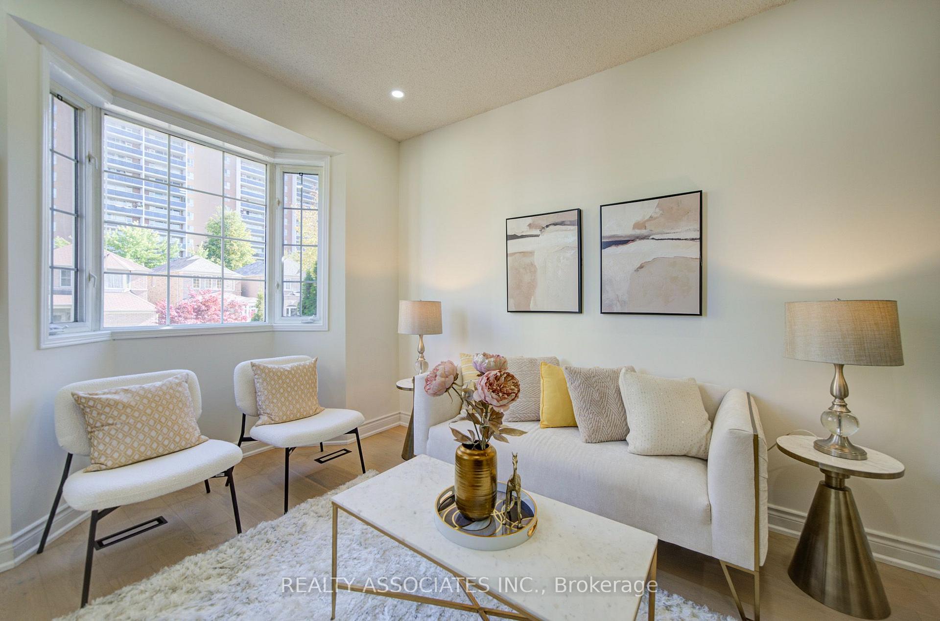 Photo 19 of 71 Highhill Drive, Scarborough, Tam O'Shanter-Sullivan — HOMEH