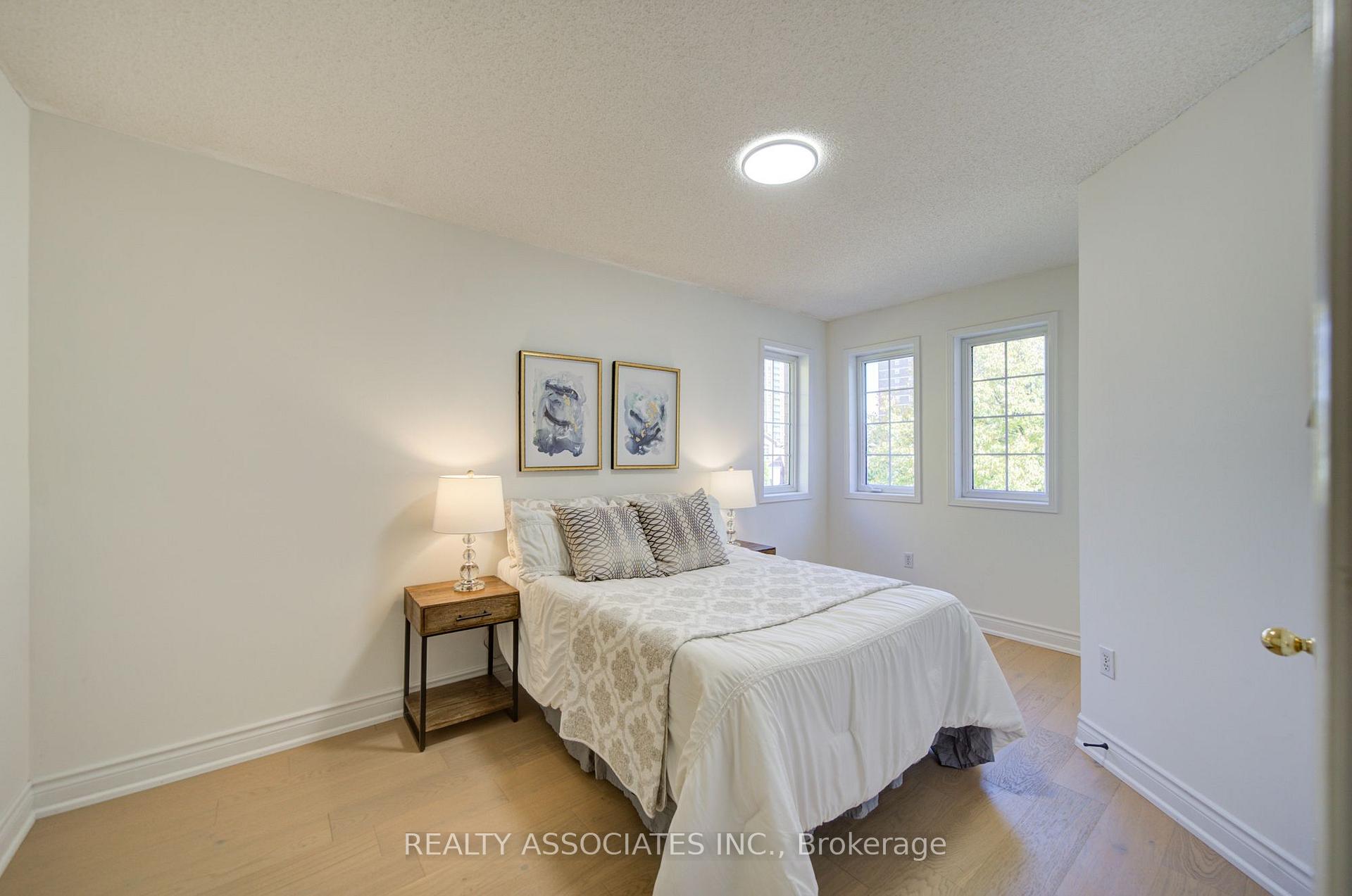 Photo 21 of 71 Highhill Drive, Scarborough, Tam O'Shanter-Sullivan — HOMEH
