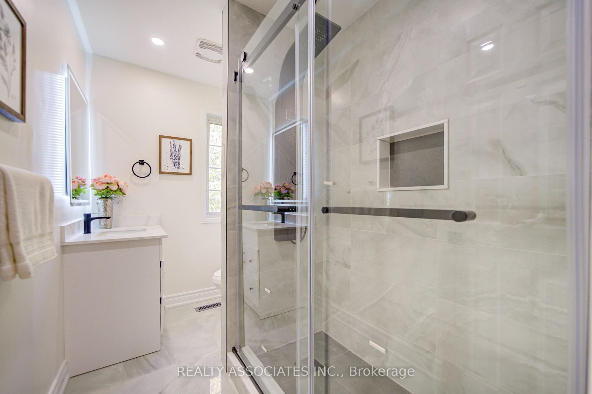 Photo 24 of 71 Highhill Drive, Scarborough, Tam O'Shanter-Sullivan — HOMEH