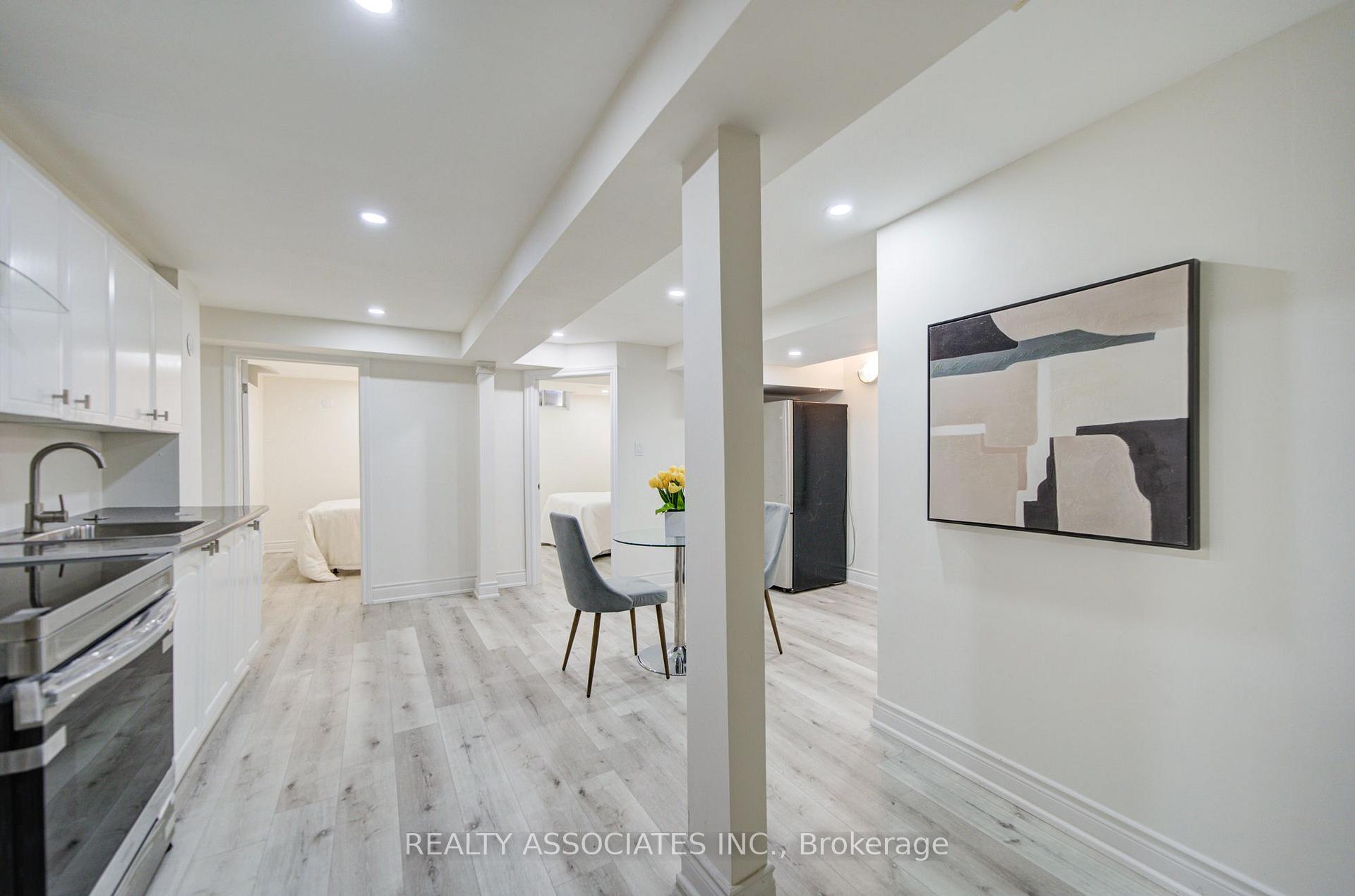 Photo 35 of 71 Highhill Drive, Scarborough, Tam O'Shanter-Sullivan — HOMEH