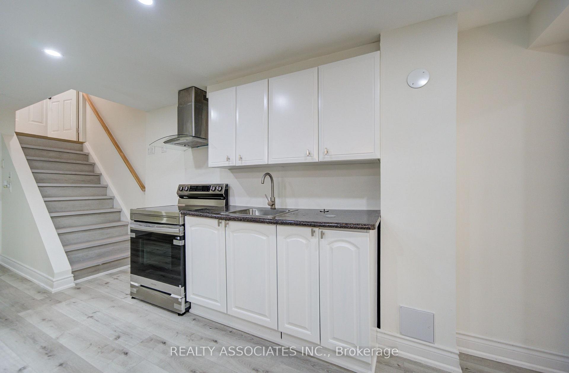 Photo 36 of 71 Highhill Drive, Scarborough, Tam O'Shanter-Sullivan — HOMEH