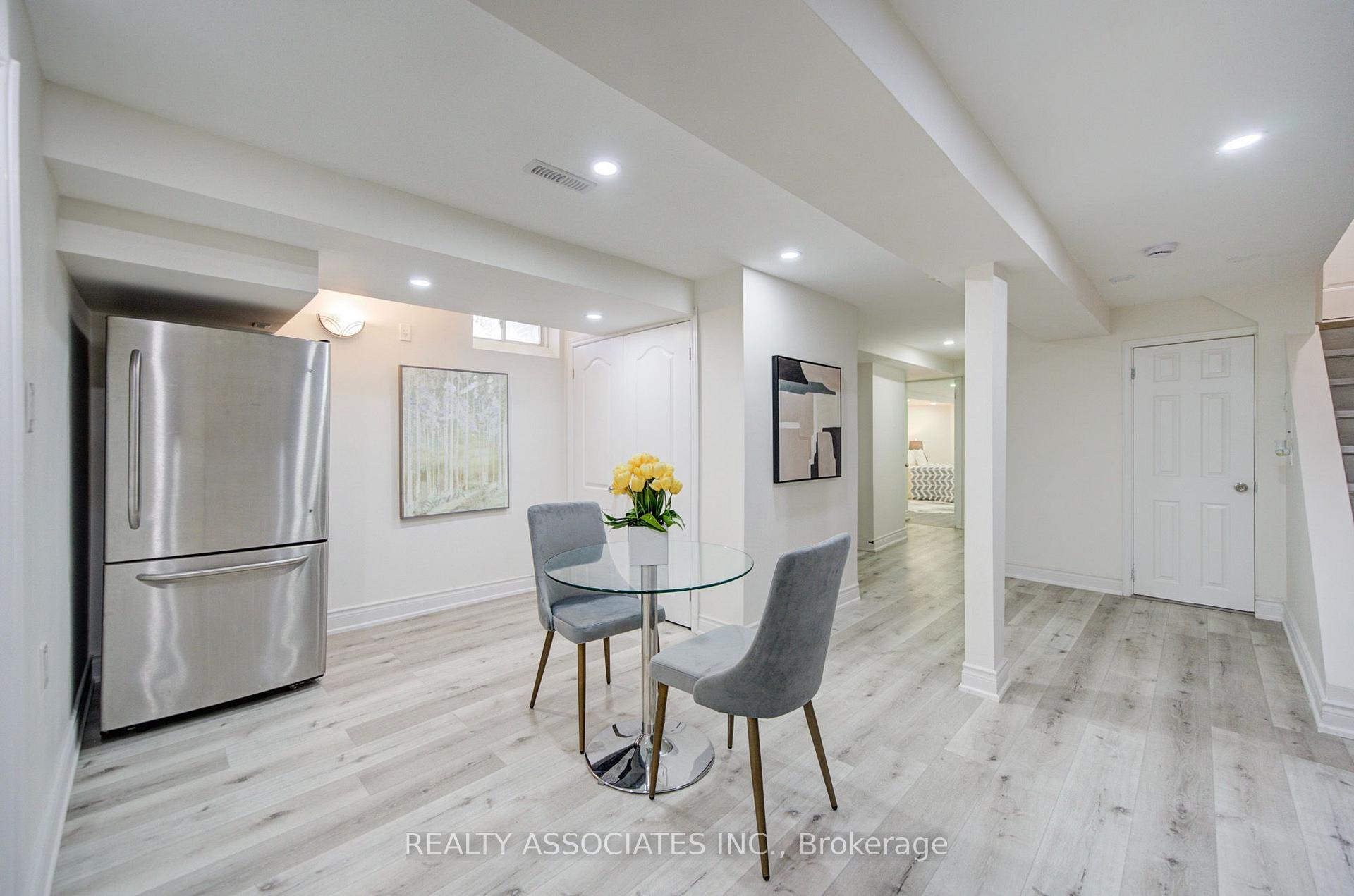 Photo 37 of 71 Highhill Drive, Scarborough, Tam O'Shanter-Sullivan — HOMEH