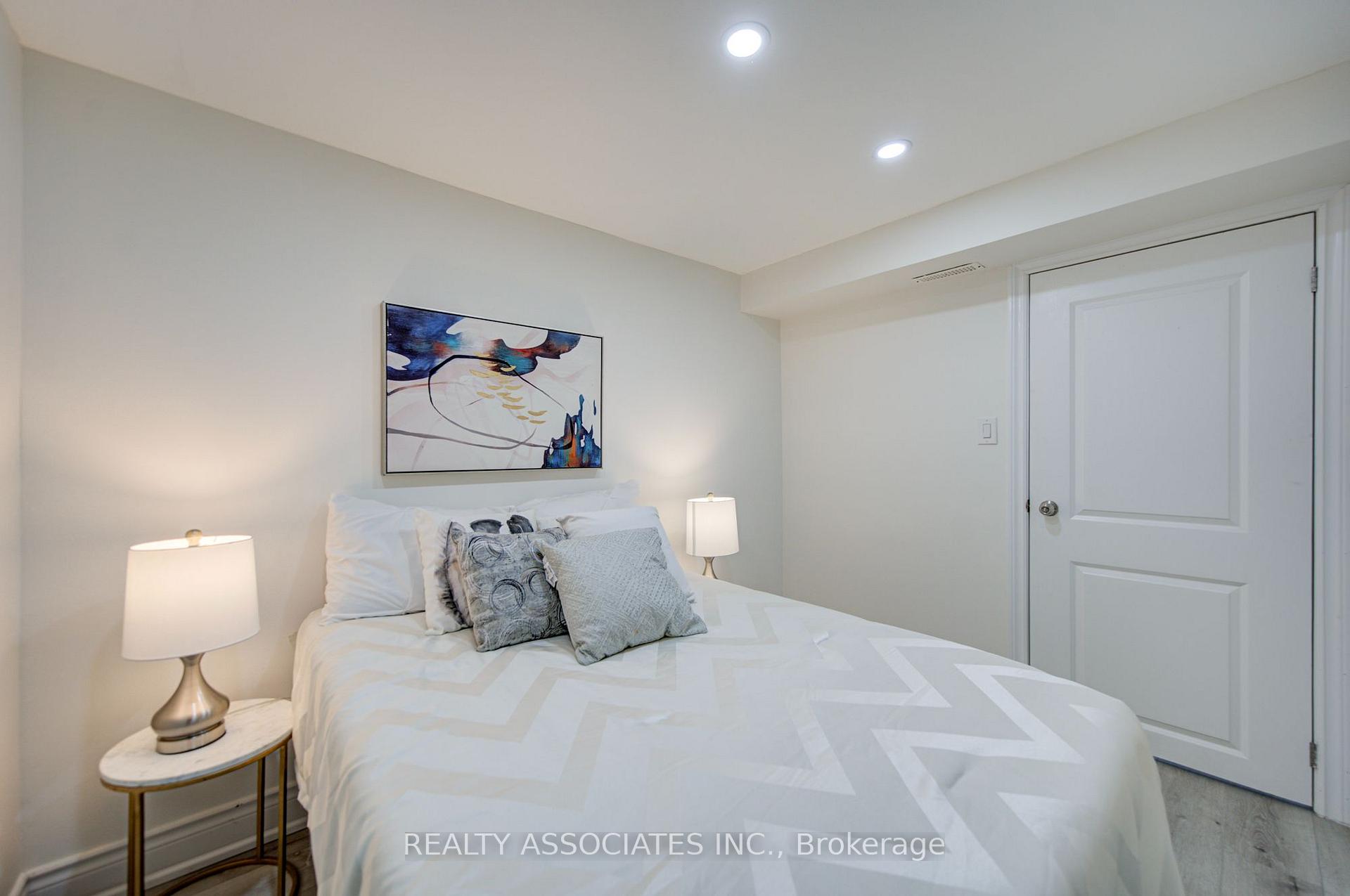 Photo 42 of 71 Highhill Drive, Scarborough, Tam O'Shanter-Sullivan — HOMEH