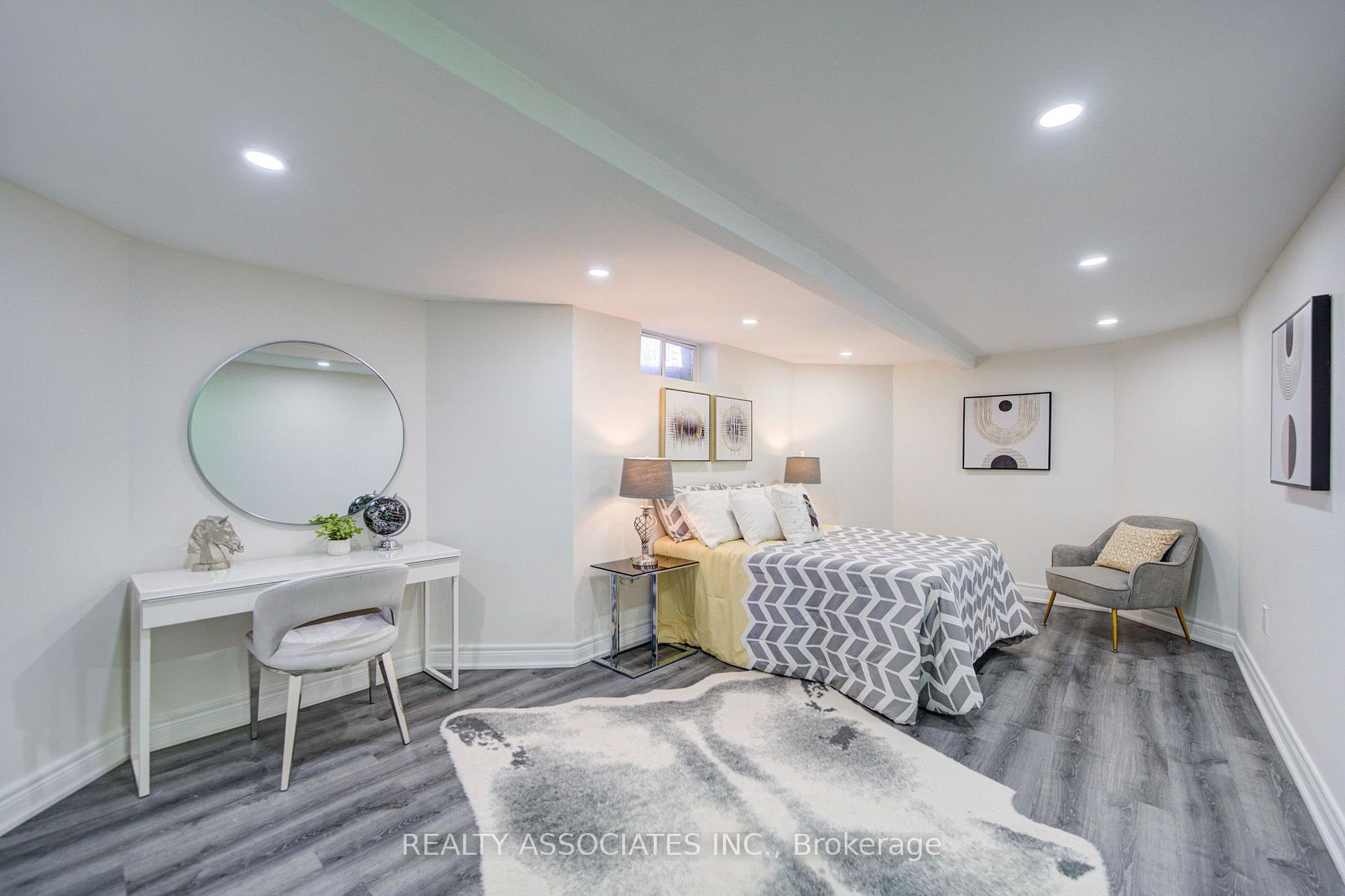 Photo 46 of 71 Highhill Drive, Scarborough, Tam O'Shanter-Sullivan — HOMEH