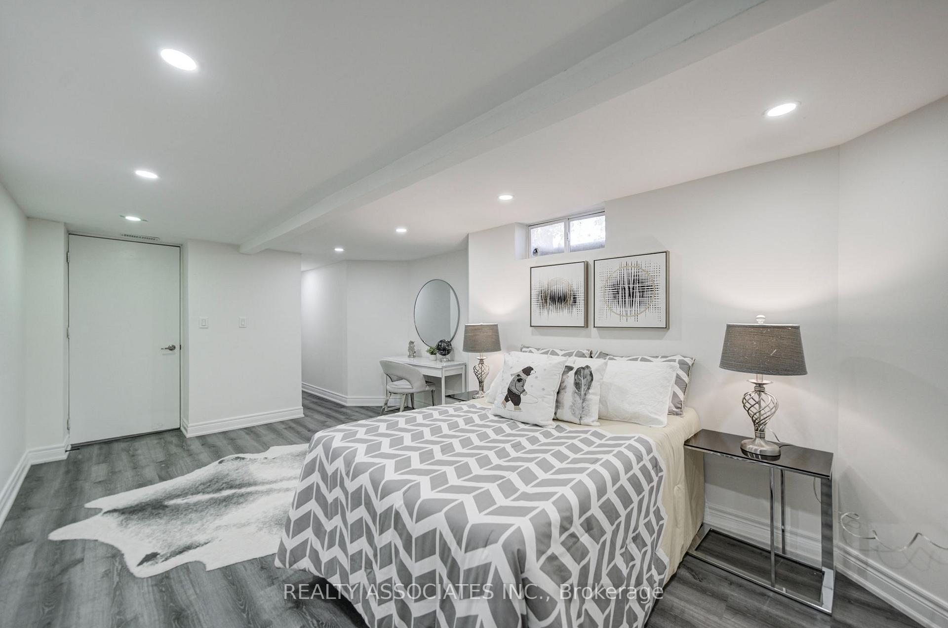 Photo 47 of 71 Highhill Drive, Scarborough, Tam O'Shanter-Sullivan — HOMEH