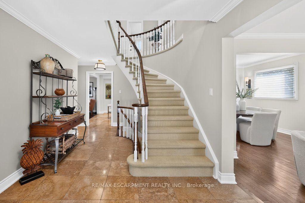 Photo 3 of 126 Wanita Road, Mississauga, Port Credit — HOMEH