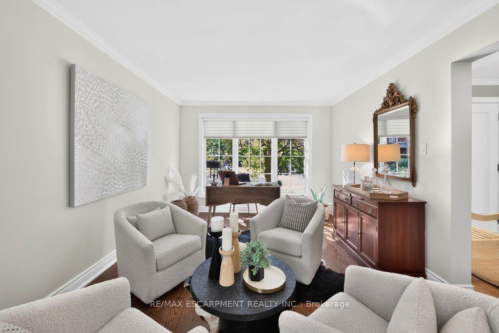 Photo 5 of 126 Wanita Road, Mississauga, Port Credit — HOMEH