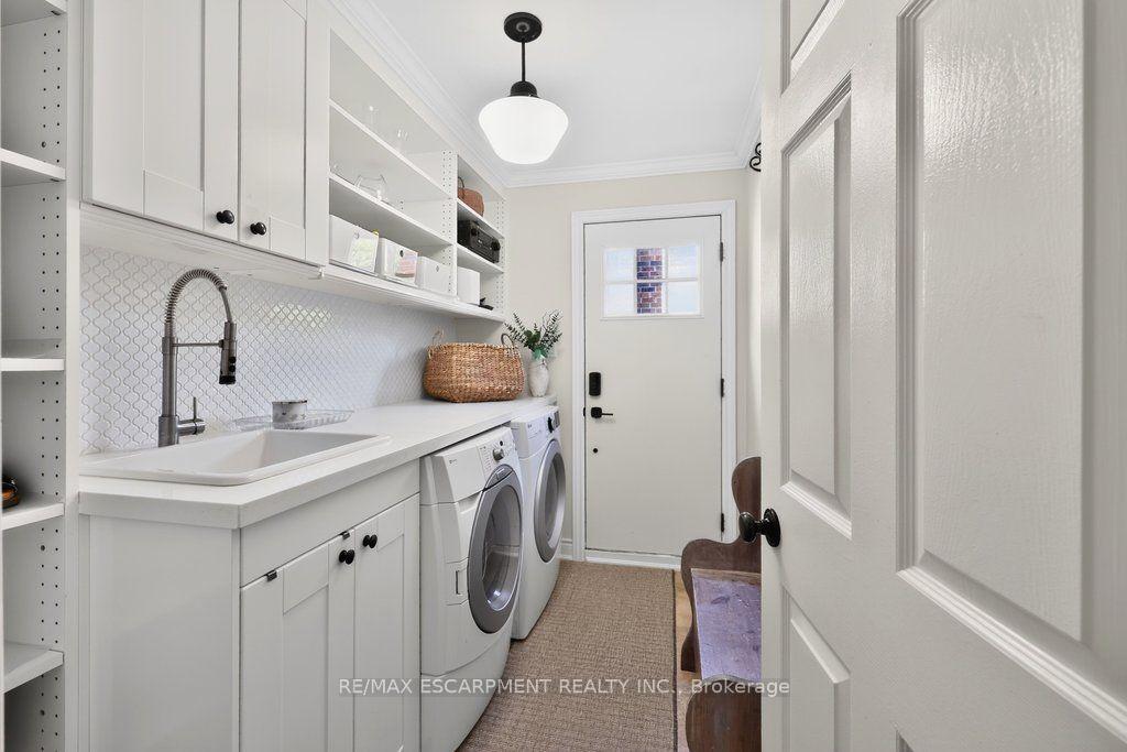 Photo 9 of 126 Wanita Road, Mississauga, Port Credit — HOMEH