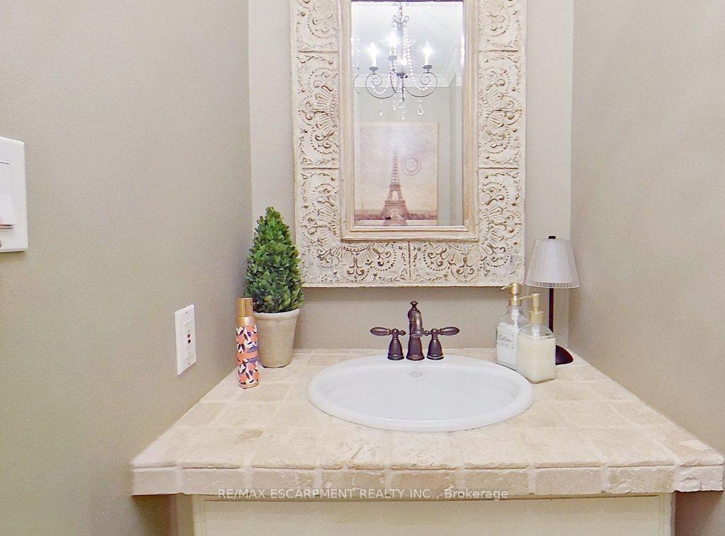 Photo 10 of 126 Wanita Road, Mississauga, Port Credit — HOMEH