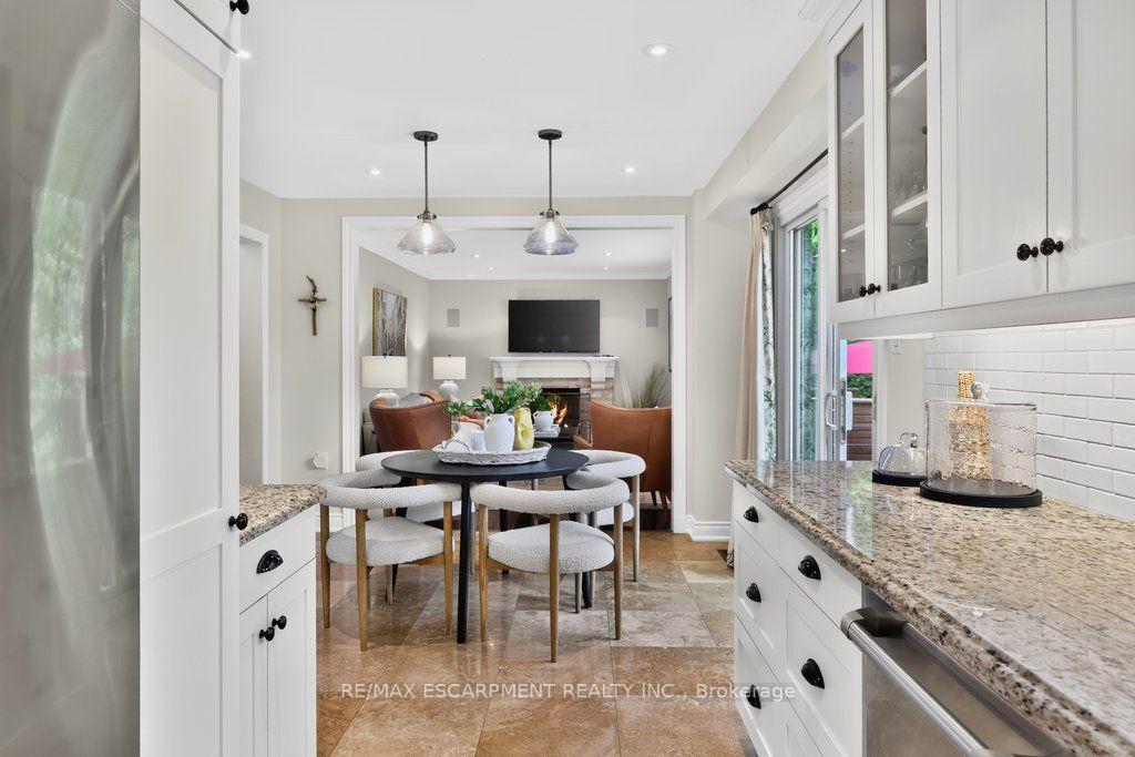 Photo 17 of 126 Wanita Road, Mississauga, Port Credit — HOMEH