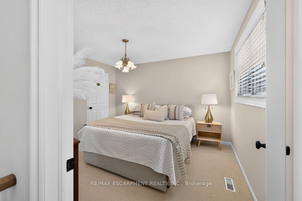 Photo 25 of 126 Wanita Road, Mississauga, Port Credit — HOMEH