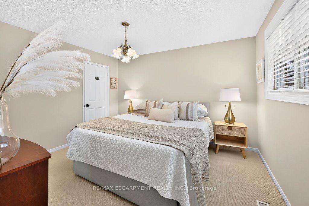 Photo 26 of 126 Wanita Road, Mississauga, Port Credit — HOMEH