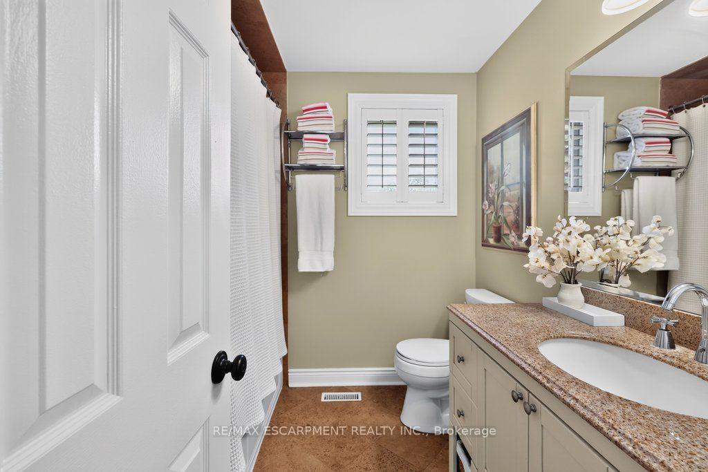 Photo 30 of 126 Wanita Road, Mississauga, Port Credit — HOMEH