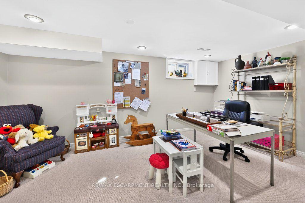 Photo 35 of 126 Wanita Road, Mississauga, Port Credit — HOMEH