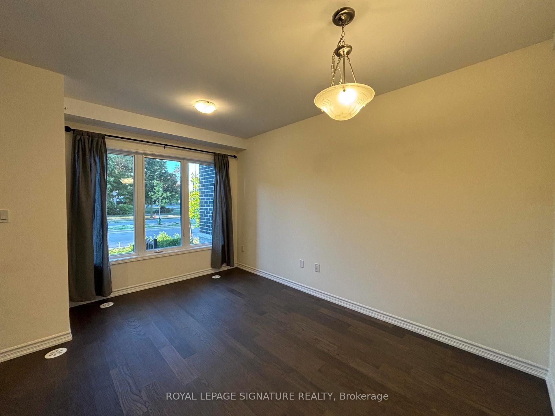 Photo 3 of 1B Clintwood Gate, North York, Parkwoods-Donalda — HOMEH