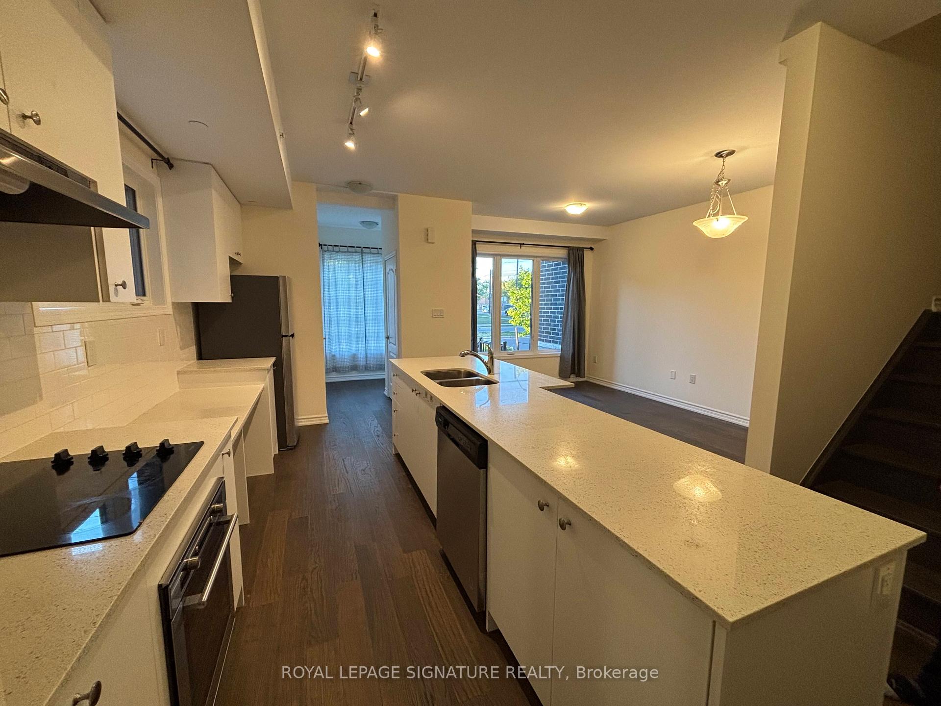 Photo 5 of 1B Clintwood Gate, North York, Parkwoods-Donalda — HOMEH