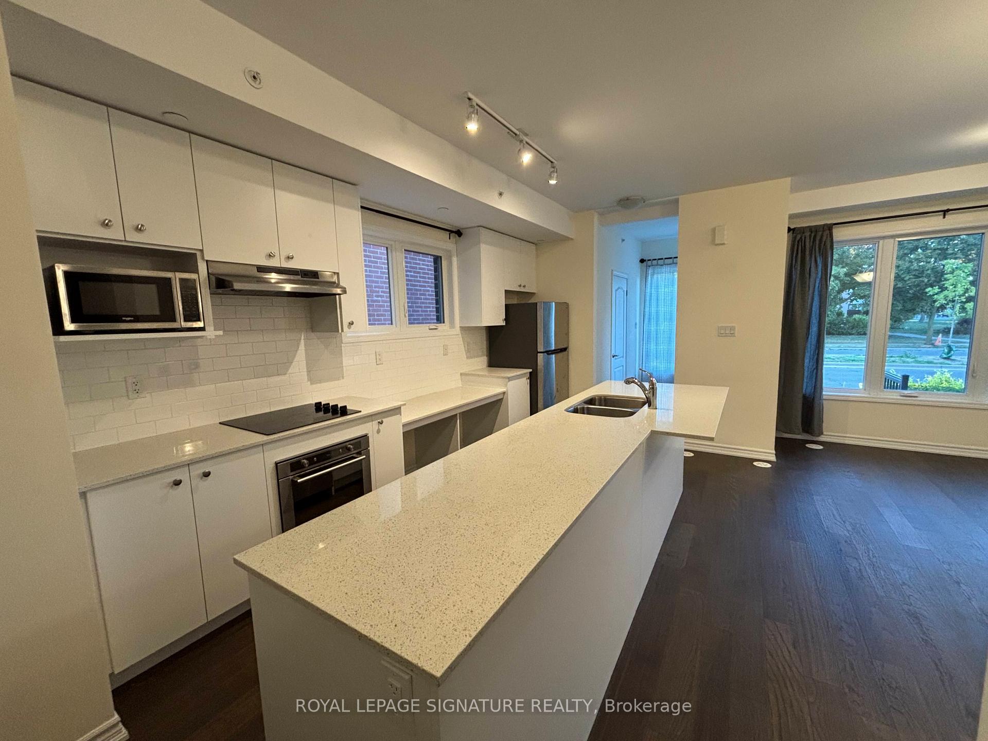 Photo 6 of 1B Clintwood Gate, North York, Parkwoods-Donalda — HOMEH