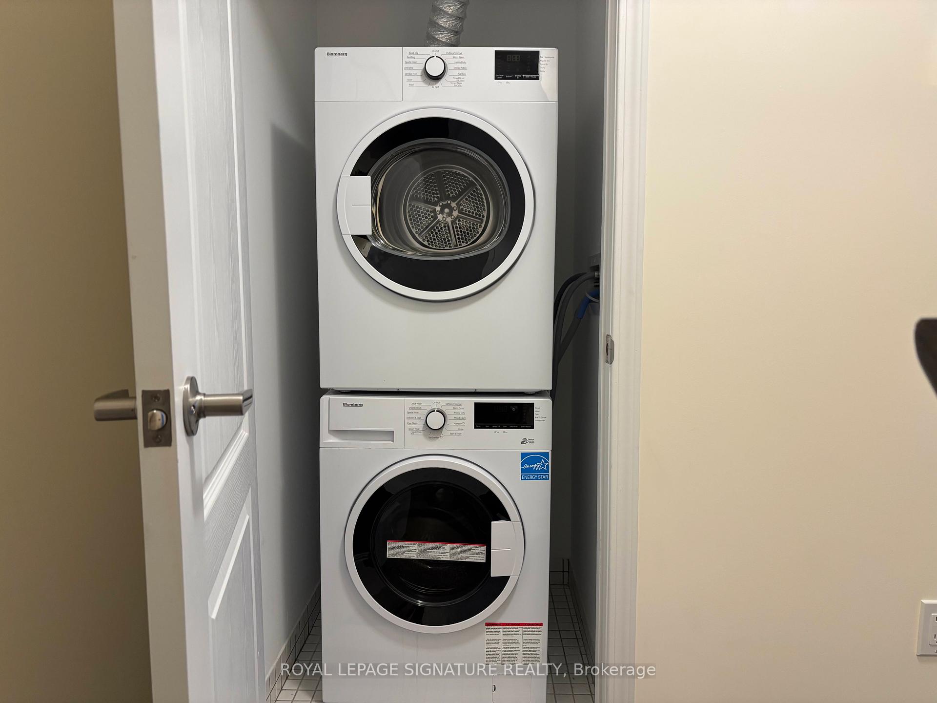 Photo 7 of 1B Clintwood Gate, North York, Parkwoods-Donalda — HOMEH
