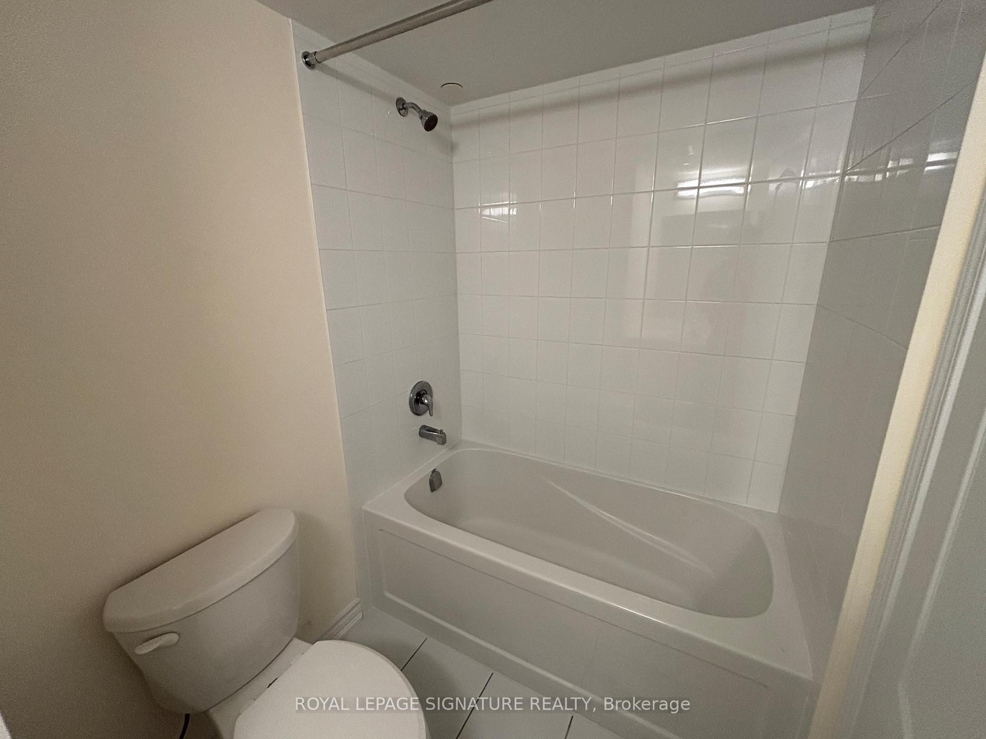 Photo 14 of 1B Clintwood Gate, North York, Parkwoods-Donalda — HOMEH