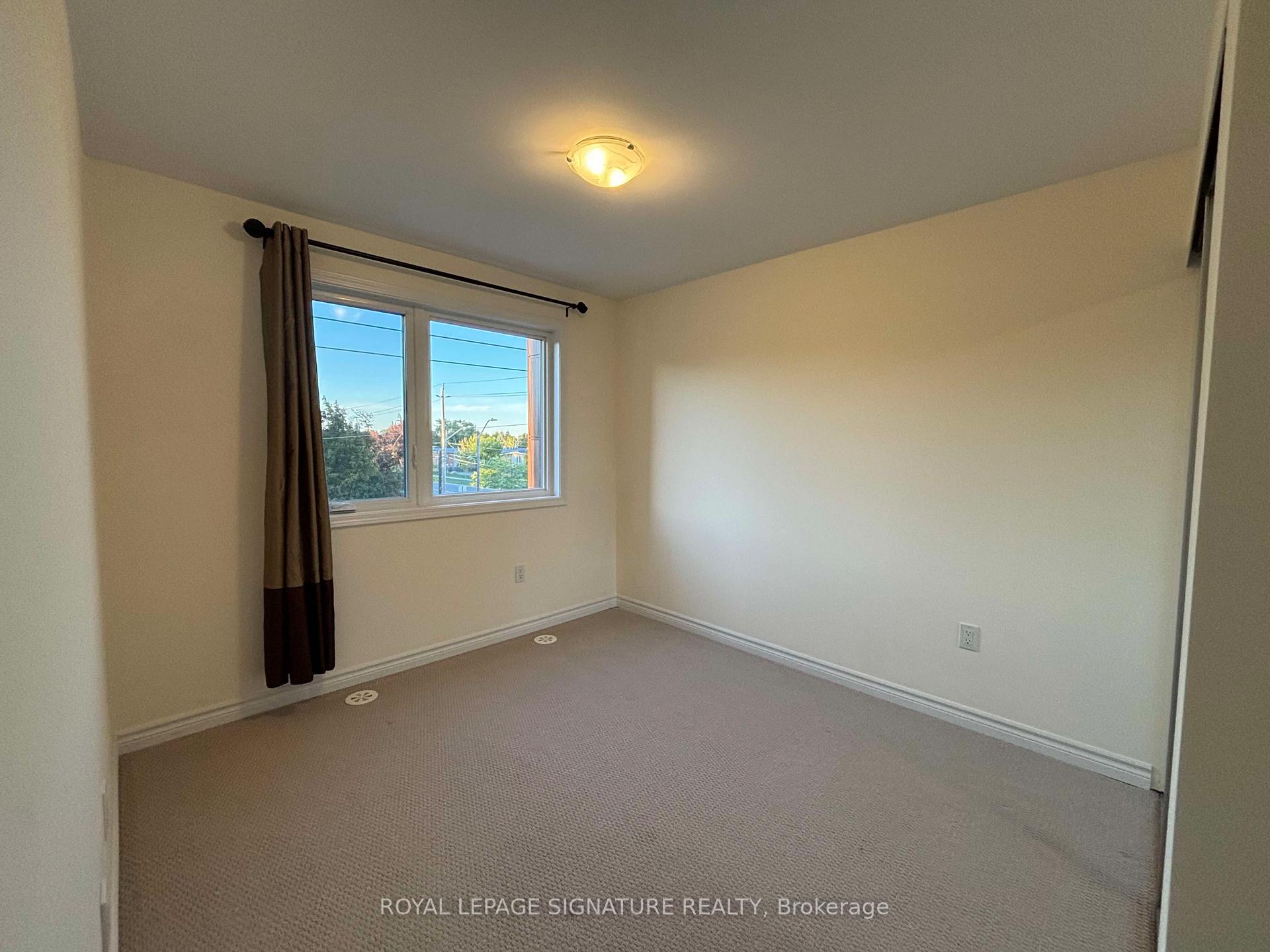 Photo 17 of 1B Clintwood Gate, North York, Parkwoods-Donalda — HOMEH