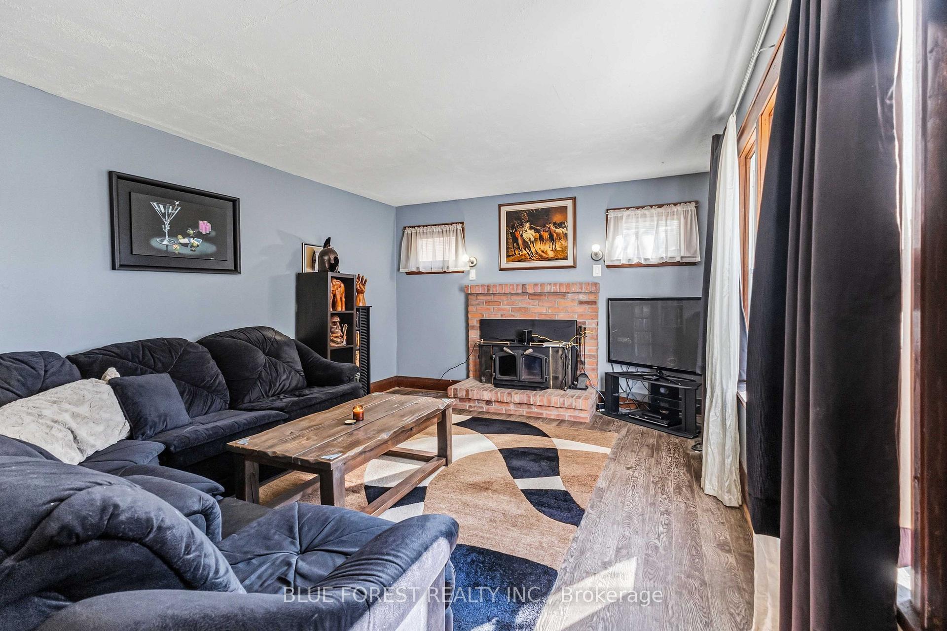 Photo 4 of 1228 Richmond Street, London, East B — HOMEH