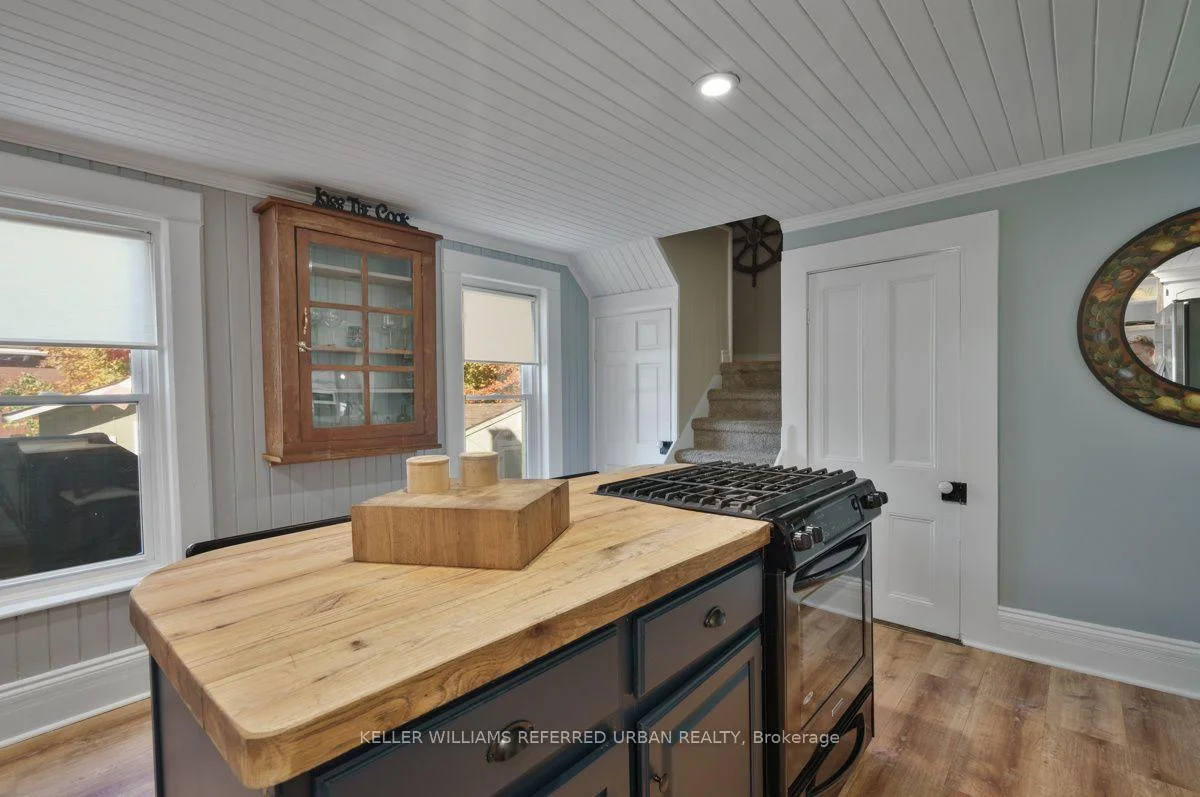 Photo 17 of 558 Elizabeth Street, Midland — HOMEH