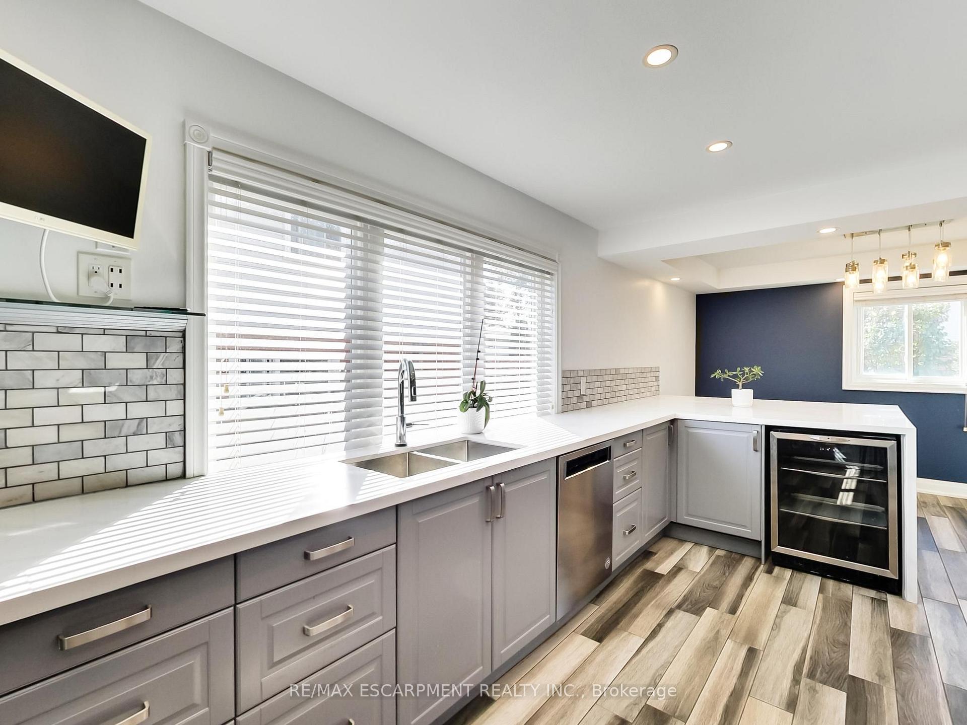 Photo 15 of 2384 Headon Road, Burlington, Headon — HOMEH