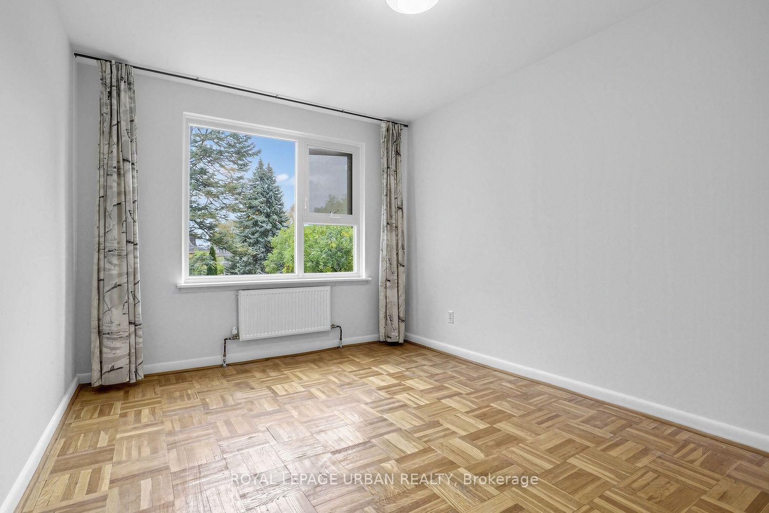 Photo 16 of Unit 17, 8 Corinth Gardens, Toronto, Mount Pleasant East — HOMEH