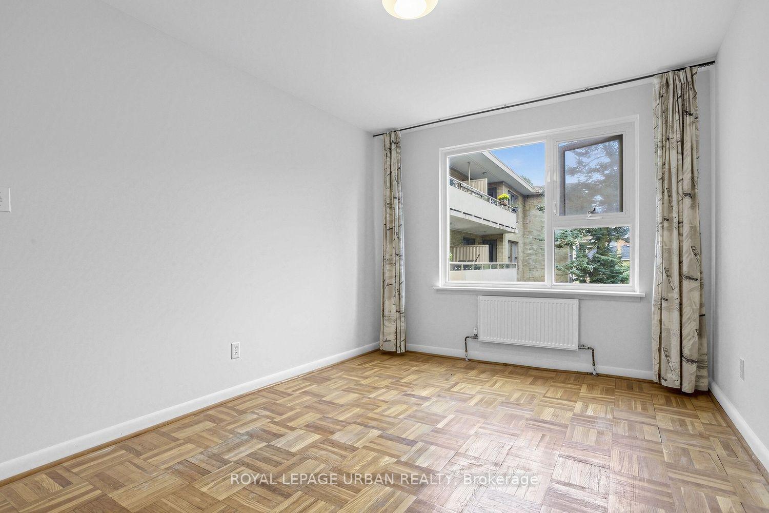 Photo 17 of Unit 17, 8 Corinth Gardens, Toronto, Mount Pleasant East — HOMEH