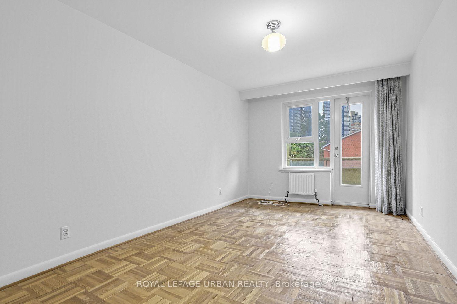 Photo 19 of Unit 17, 8 Corinth Gardens, Toronto, Mount Pleasant East — HOMEH
