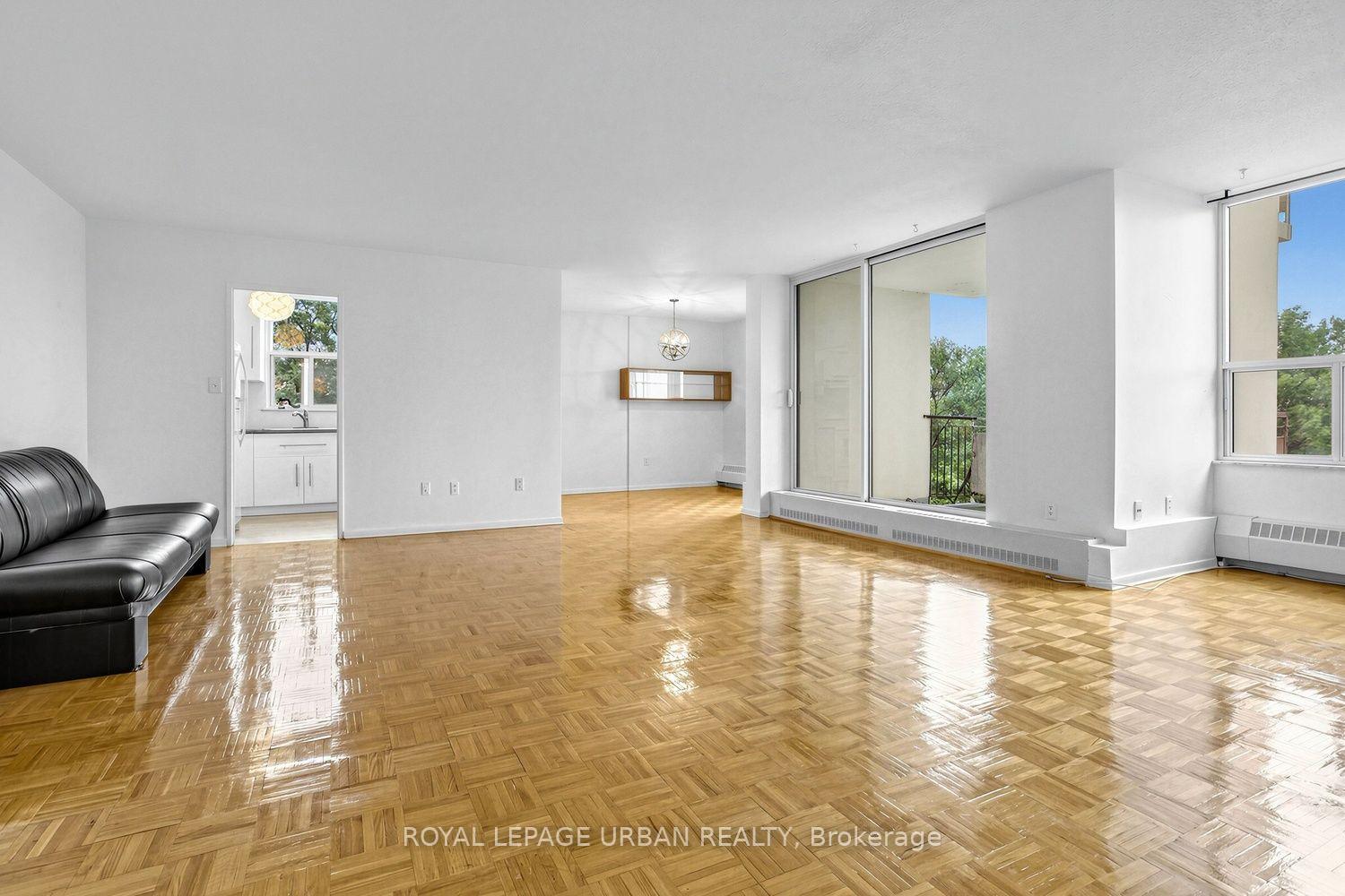Photo 4 of Unit 403, 60 Pavane Linkway, Toronto, Flemingdon Park — HOMEH