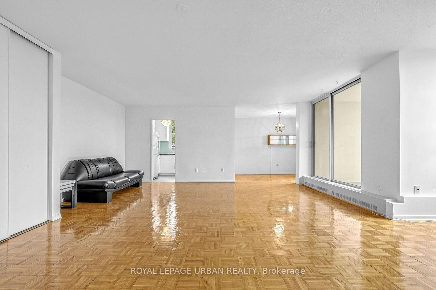 Photo 5 of Unit 403, 60 Pavane Linkway, Toronto, Flemingdon Park — HOMEH