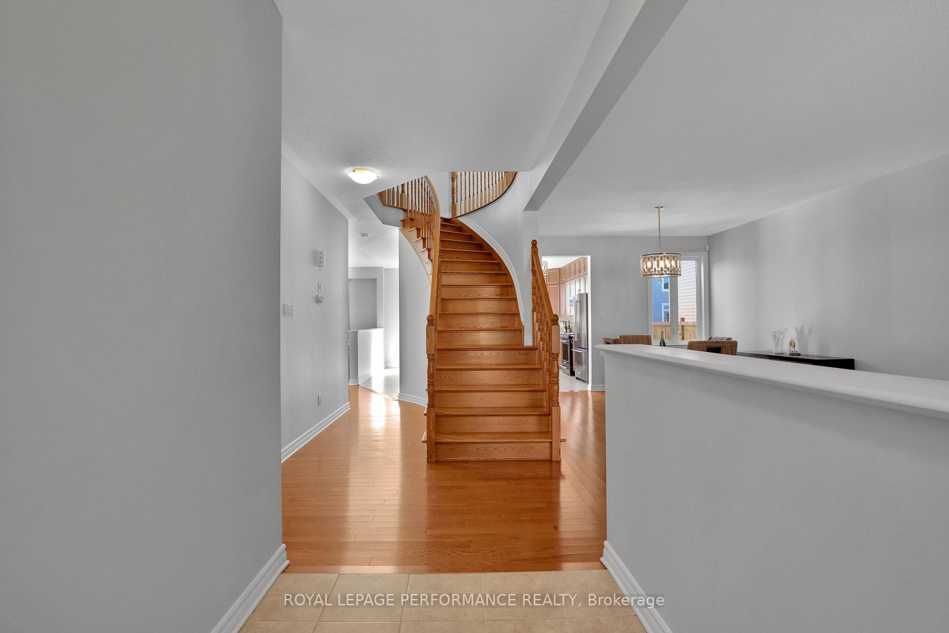 Photo 5 of 815 Slattery's Field Street, Ottawa, Blossom Park/Kemp Park/Findlay Creek — HOMEH